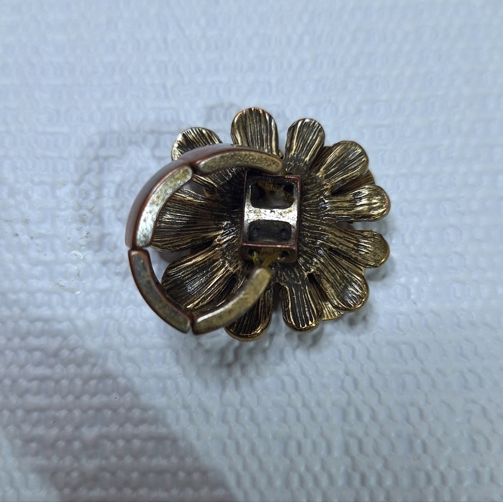 Costume Jewelry Wemones Faux Stone Flower Stretch Brass Ring - Picture 6 of 7